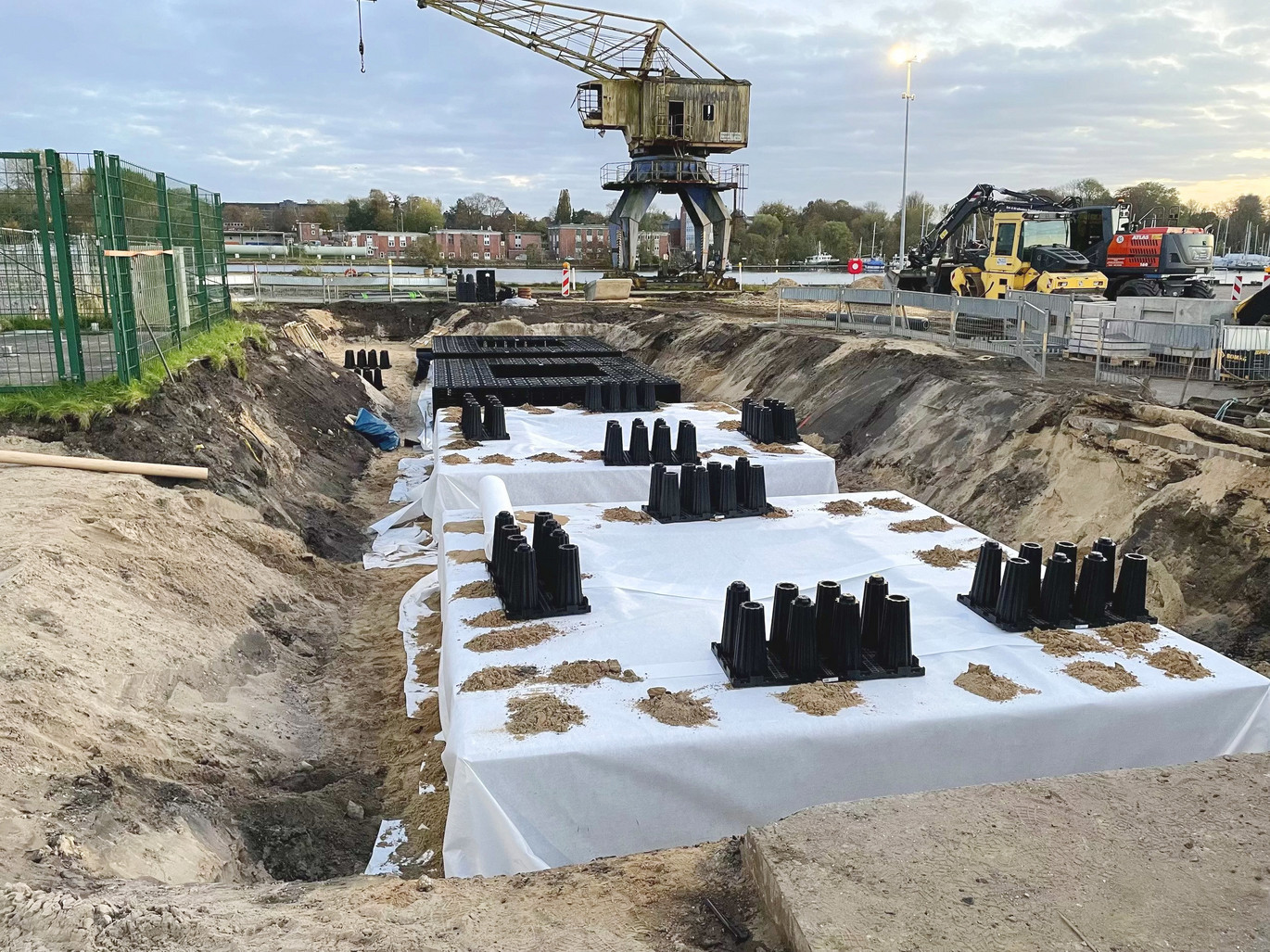 Plaatsing ACO Stormbrixx infiltratiekratten
