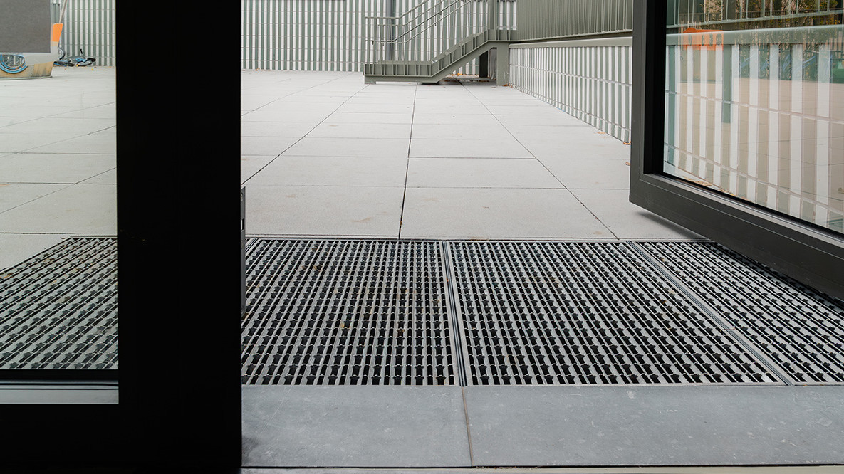 Paillasson drainant ACO CleanBox avec grilles pour des entrées propres