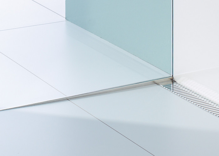 Profilé de carrelage adapté pour votre douche de plain-pied