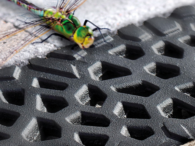 De Franse designer, Franck Magné geeft de klassieke afvoergoot een extra dimensie!