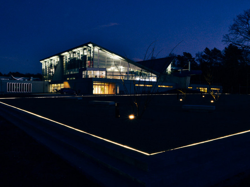 SportInGenk sportcomplex afvoergoten met LED-verlichting