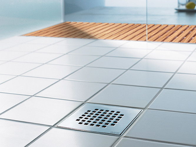 Siphons pour la douche à l'italienne et les espaces sanitaires