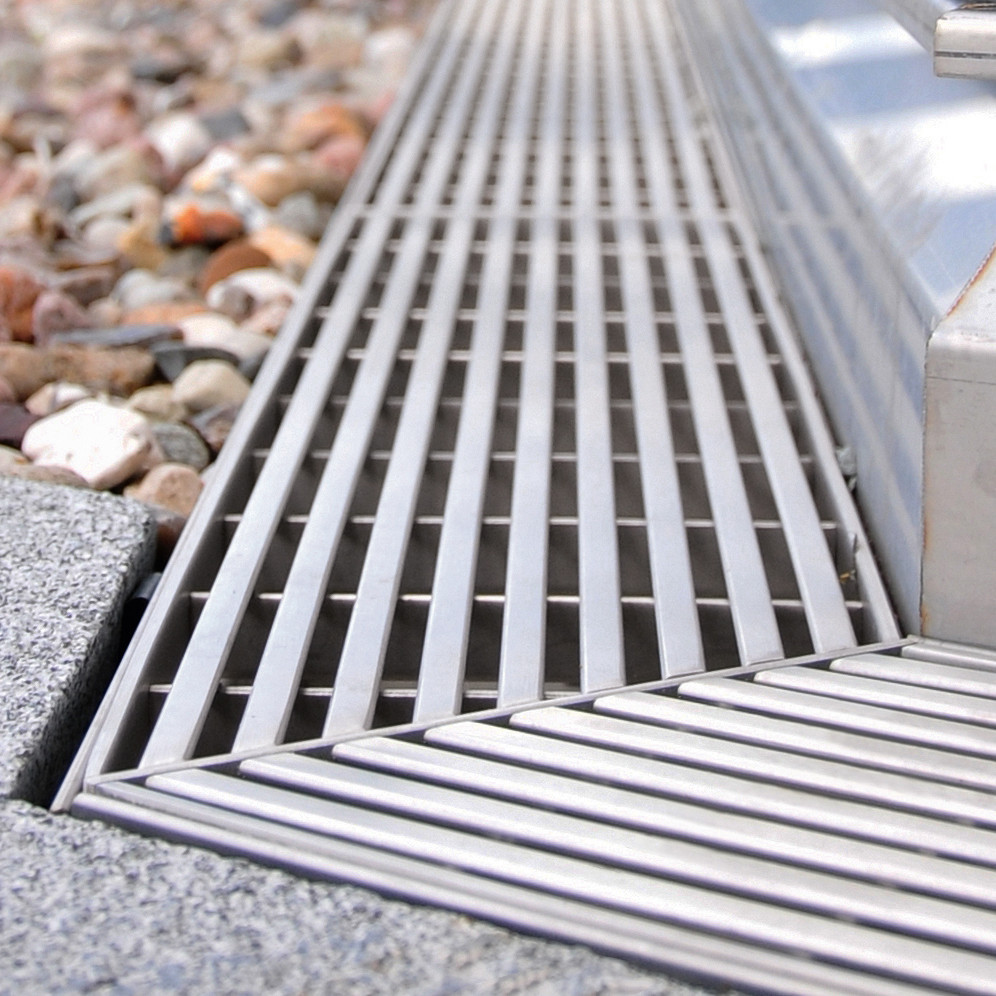 Caniveau de drainage ACO avec grille en acier inoxydable ou inox