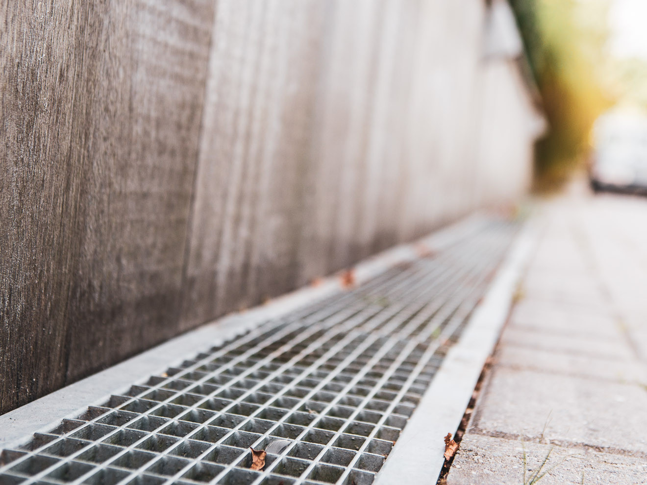 Canal de drainage avec grille