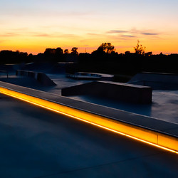 Afvoergoten met Led-verlichting voor het skatepark in Zwevezele