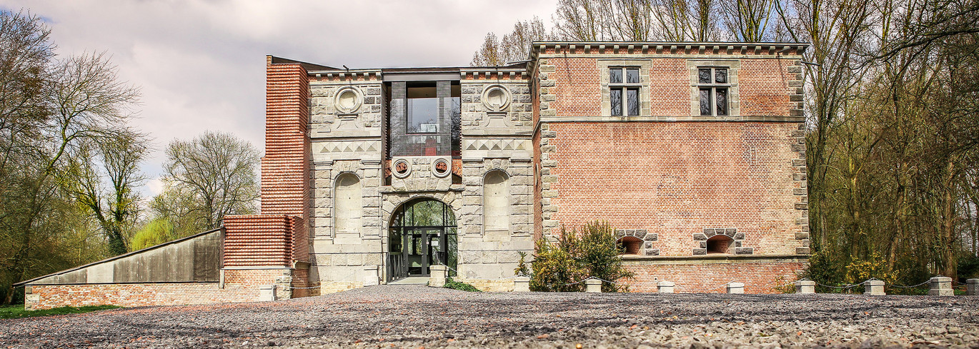 Renovatie van het poortgebouw van het kasteel van Boussu