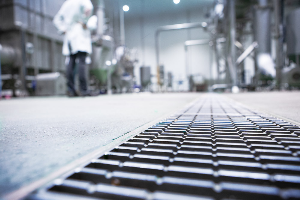 [Translate to Français:] Drainage usine de fabrication d'aliments Pomuni