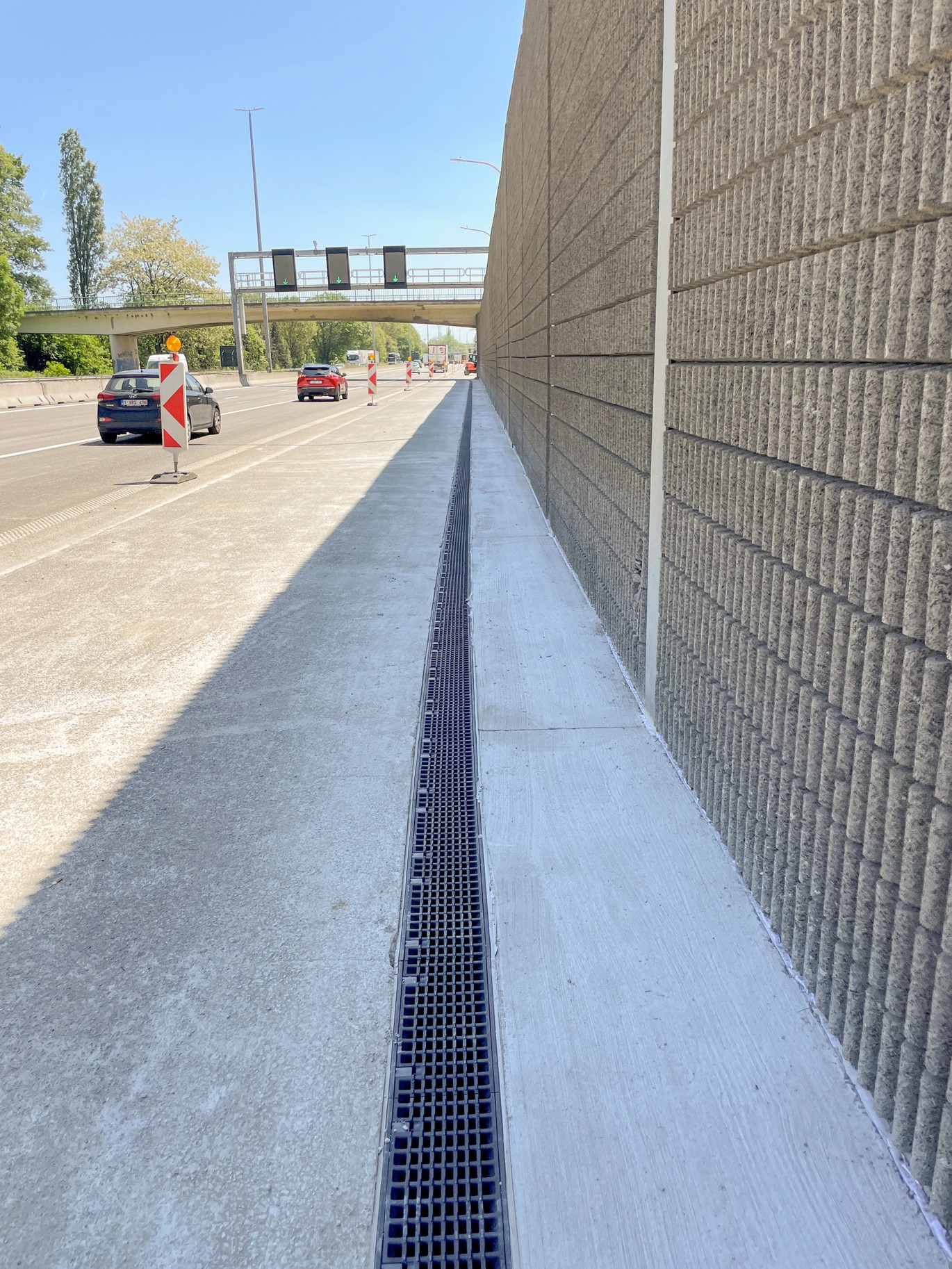 Voor de afvoergoten kozen de bouwheer en aannemer voor een opvallend alternatief: de PowerDrain Seal in V200G (foto: Stadsbader Contractors).