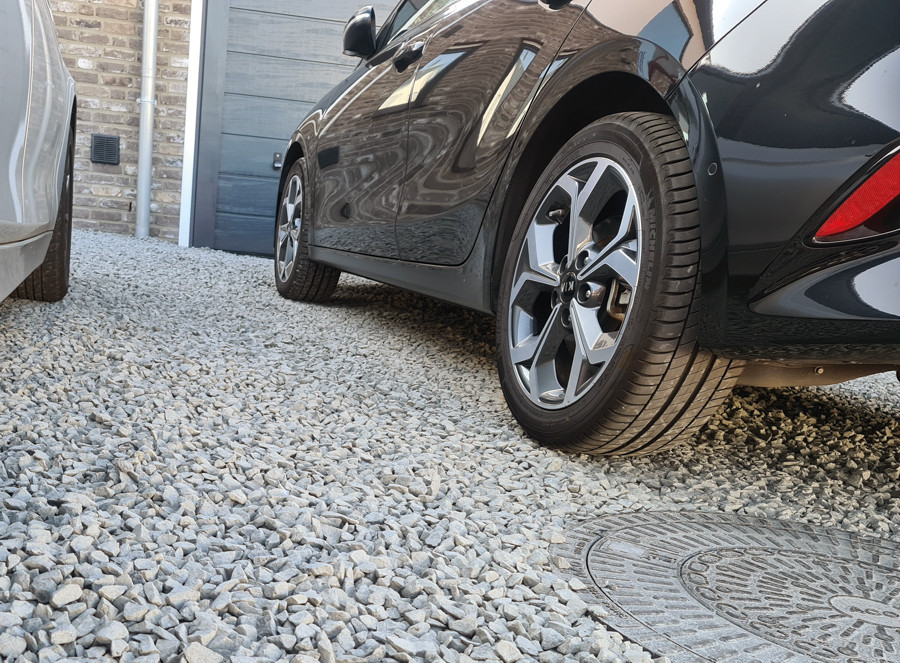 ACO grindmat op oprit met auto