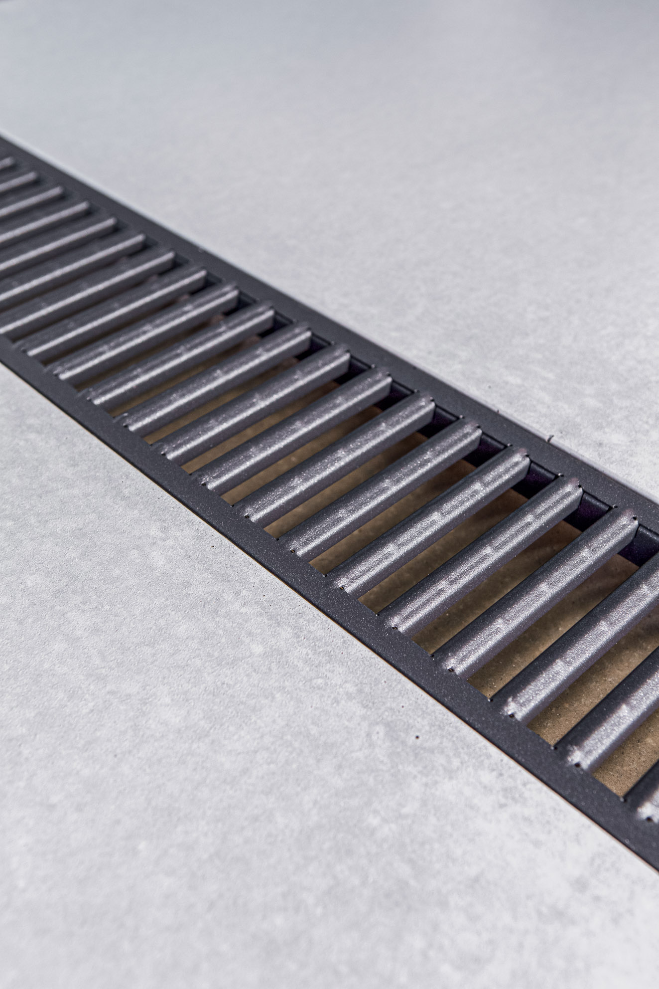 Caniveau de drainage Euroline Anthracite avec grille revêtue d'un coating en poudre anthracite