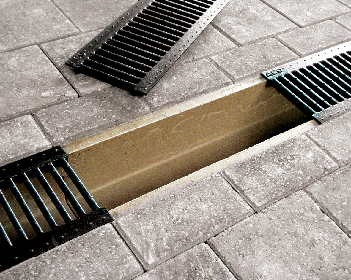 Caniveau de drainage Large avec grilles en fonte