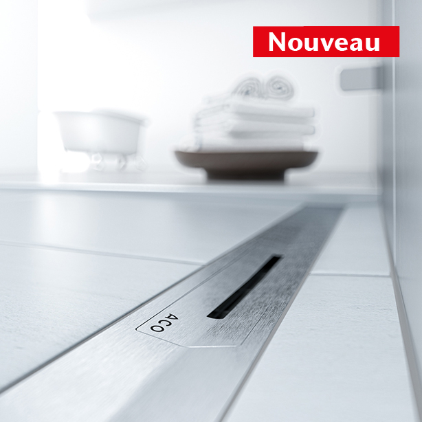 Caniveau de douche sans cadre raffiné pour la douche de plain-pied.