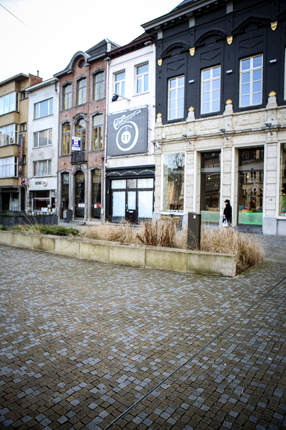 Caniveaux de drainage ACO dans le centre de Malines