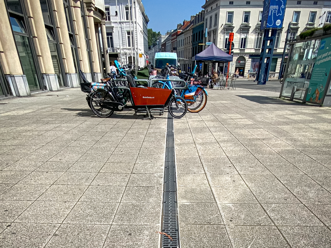 [Translate to Français:] ACO PowerDrain Seal in afvoergoten Woodrow Wilson plein